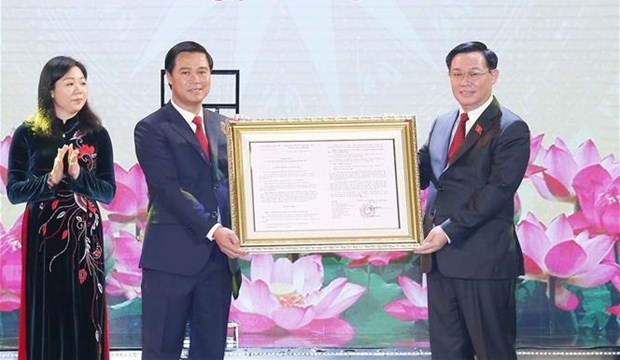 Tu Son city in northern Bac Ninh province established